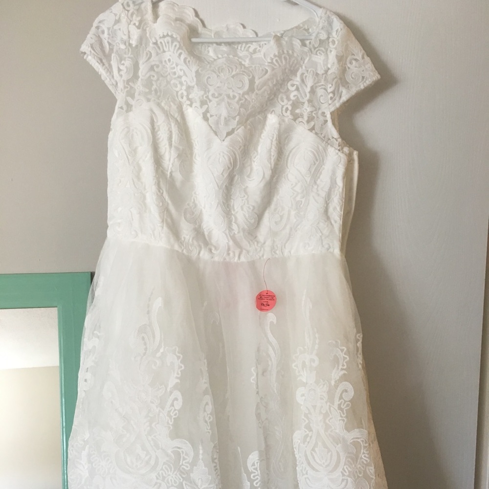 Chi Chi White Lace Dress NWT US12/14 UK 16